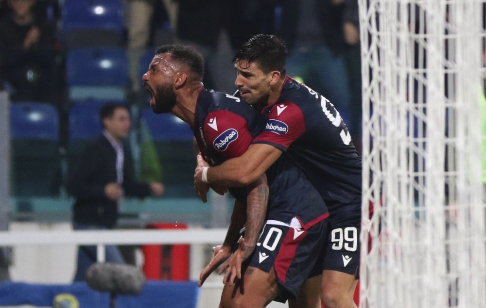 L'attaquant de Cagliari, Joao Pedro, propose ses services à Mancini. efe