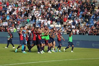 Cagliari a obtenu sa première victoire de la saison dimanche en Série A en dominant Frosinone après avoir été mené de trois buts d'écart à vingt minutes de la fin.