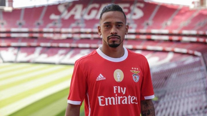 Benfica busca destino a Caio
