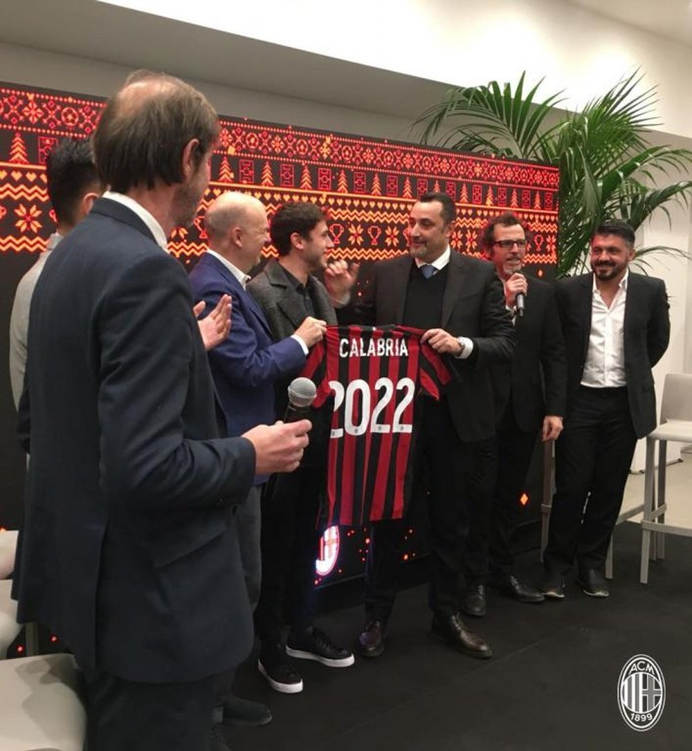 Right-back Davide Calabria has signed a new AC Milan contract. Twitter/ACMilan