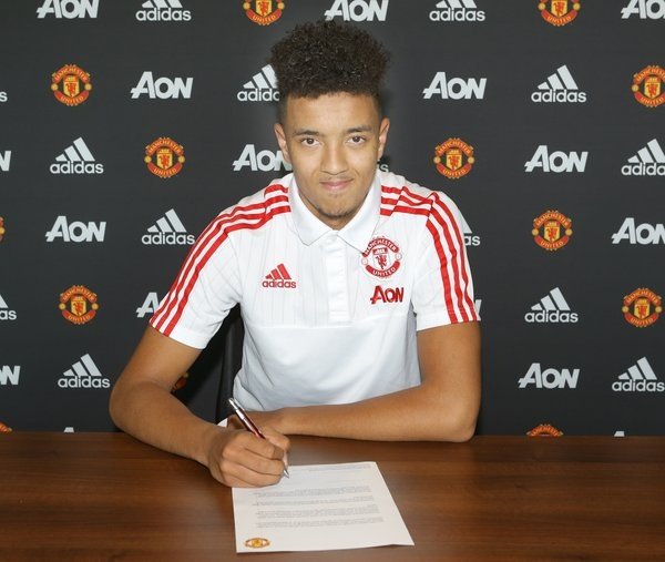 El United reclama el regreso de Cameron Borthwick-Jackson