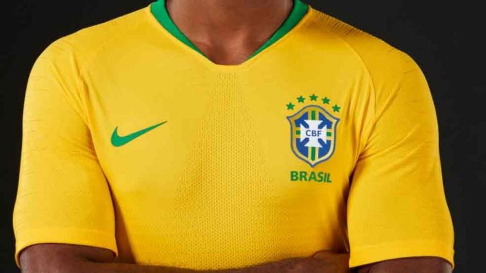 Não há surpresas na camisa do Brasil. CBF