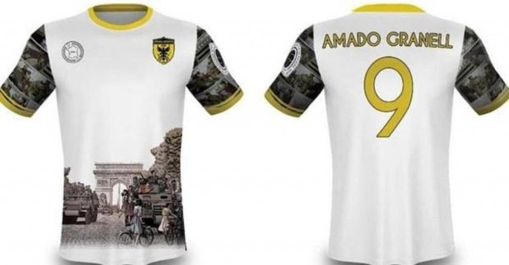 La camiseta-homenaje del Orihuela Deportiva a 'La Nueve'. CFPOrihuelaDva