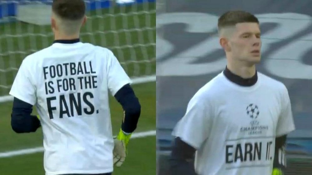Leeds s'est échauffé avec des t-shirts anti-Superligue. Capturas/DAZN