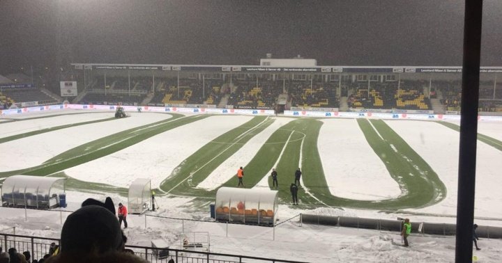 La nieve paró 40 minutos de partido en Noruega