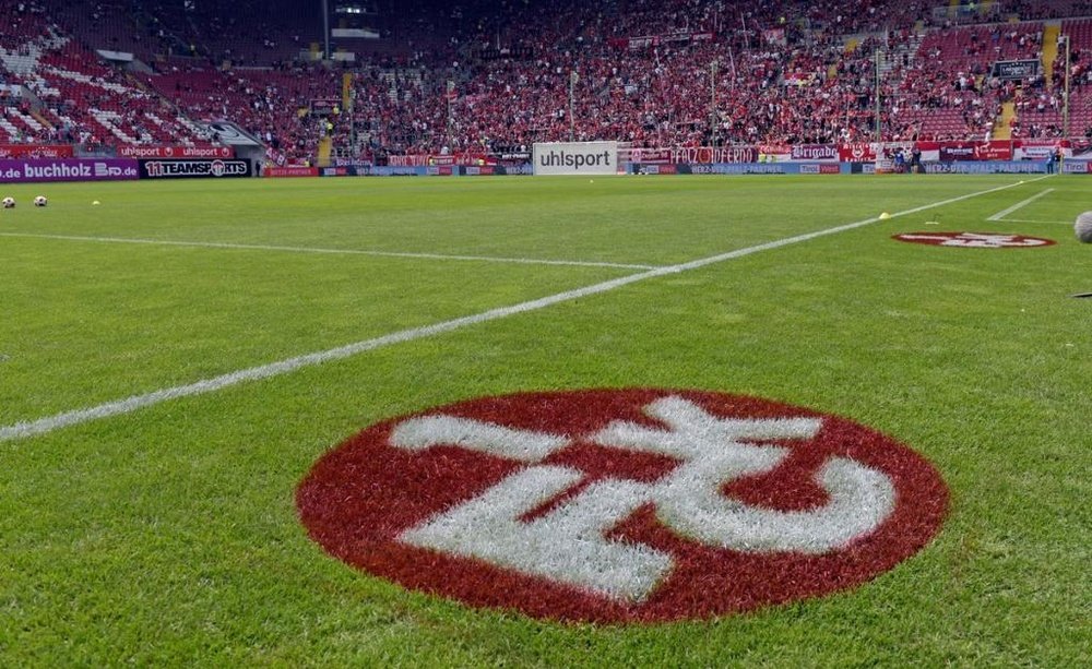 El Kaiserslautern recibió tres millones de sus aficionados. FCKaiserslautern