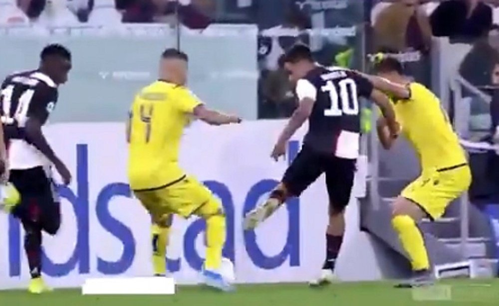 Dybala nutmegged Veloso in the win over Hellas Verona. Captura/BeINSports