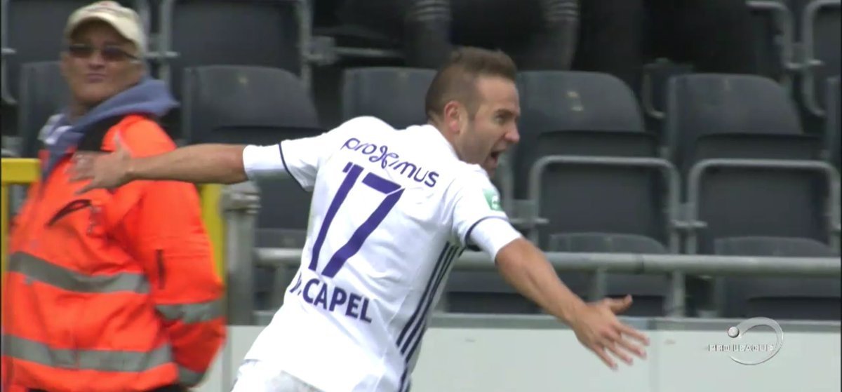 Capel celebra su primer gol con el Anderlecht. Twitter