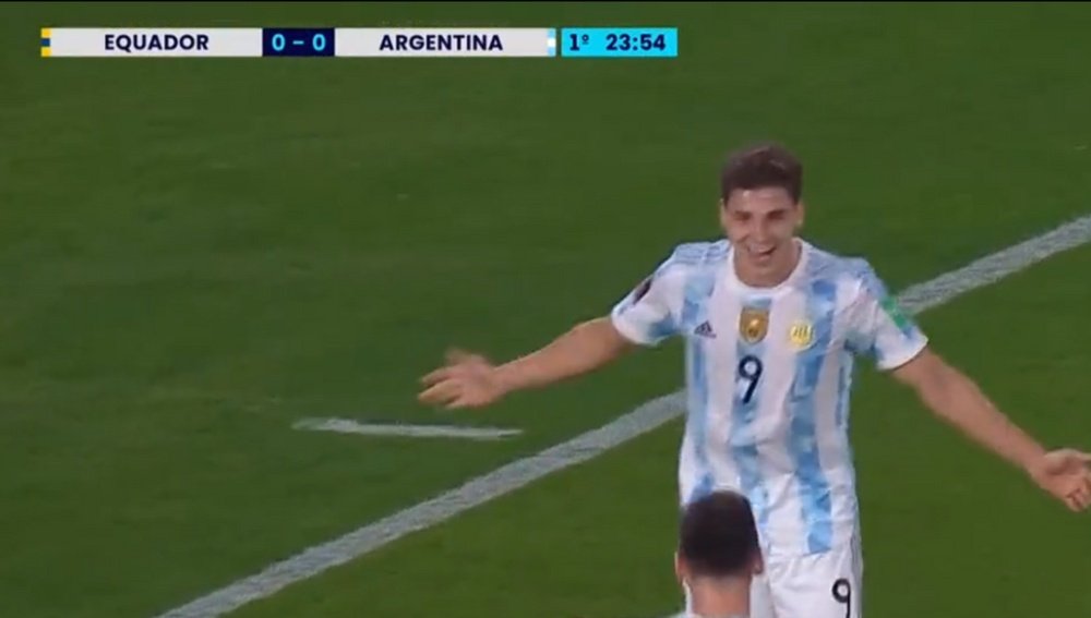 Julián Álvarez anotó su primer gol con Argentina. Captura/SportTV6