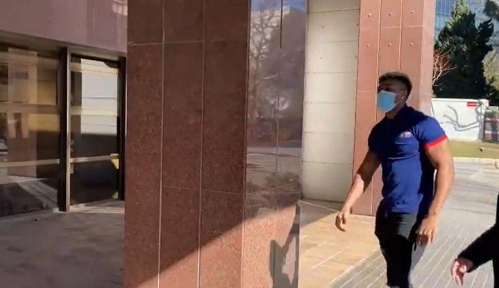 Adama Traoré ya está en Barcelona. Captura/Marca