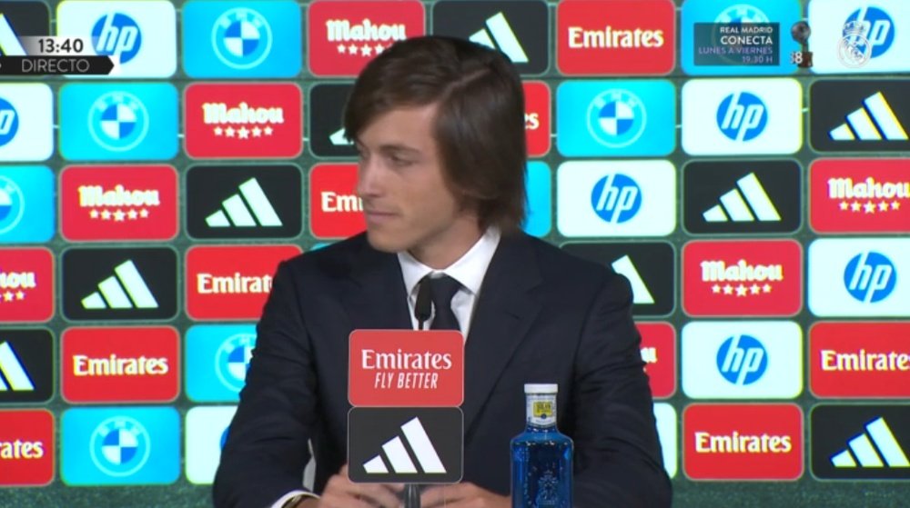 New signing Carreras presented at Real Madrid. Screenshot/RMTV