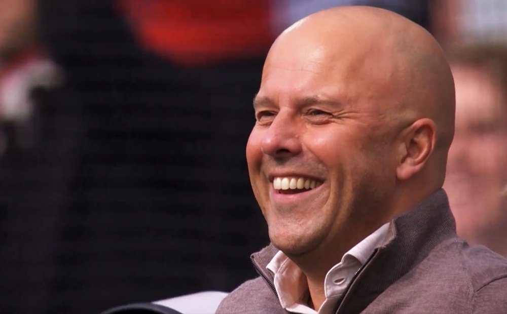Arne Slot, cerca de convertirse en el nuevo entrenador del Liverpool. Captura/Feyenoord