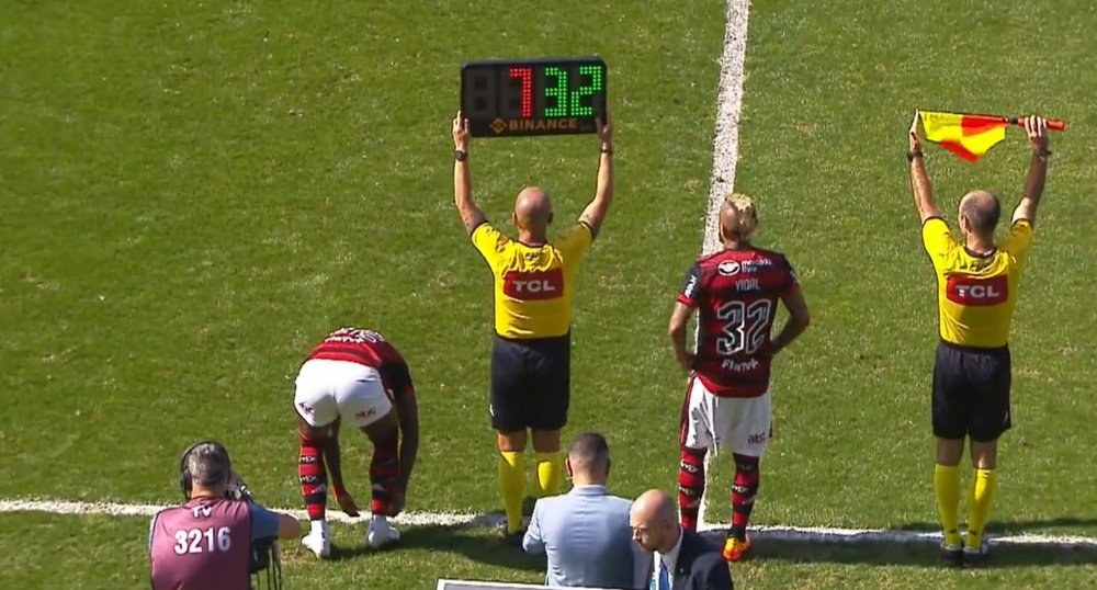 Vidal debutó con Flamengo con un robo clave para la remontada. Captura/Fanatiz