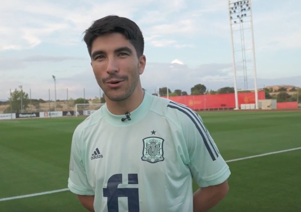 Carlos Soler habló sobre sus inicios en el fútbol. Captura/Dugout