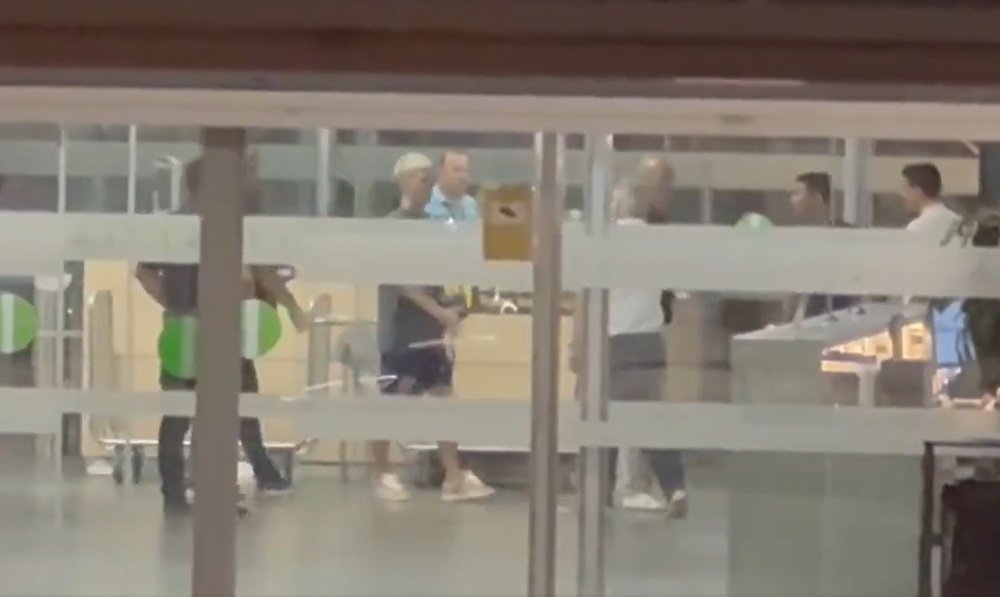 Dani Olmo landed in Barcelona on Tuesday night. Guillembp01