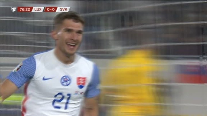Eslovaquia pone un pie en su tercera Eurocopa consecutiva