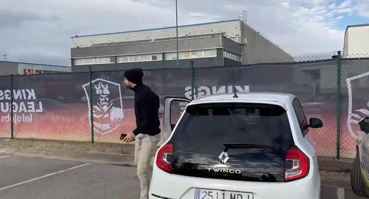 Pique arrived at the Kings League... in a Twingo!