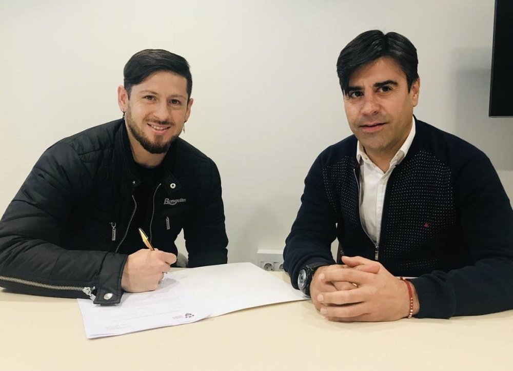 Acuña ya es nuevo jugador del Albacete. Captura/Albacete