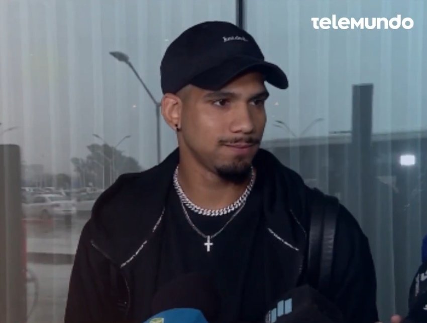 Araujo, feliz por haber ganado títulos pese a no hacer una buena temporada. Captura/TelemundoUY