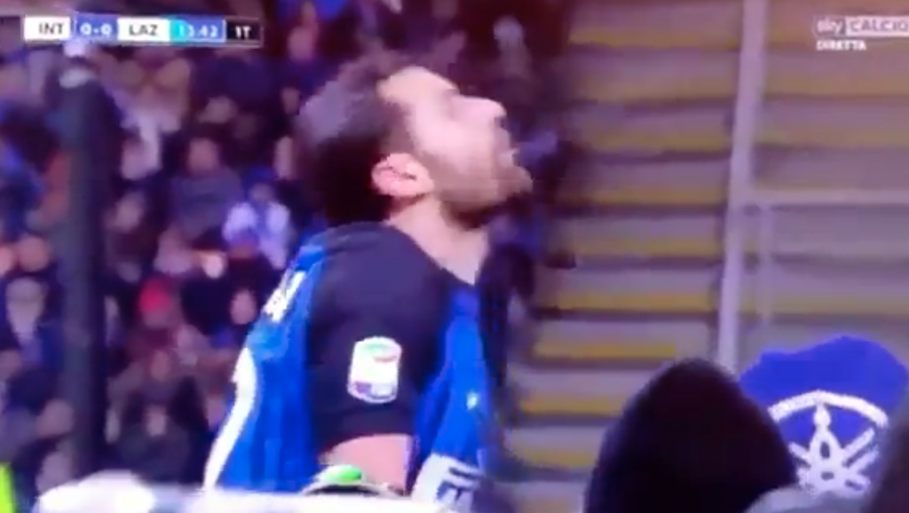 Vidéo : Candreva crache sur une partie des supporteurs de la Lazio