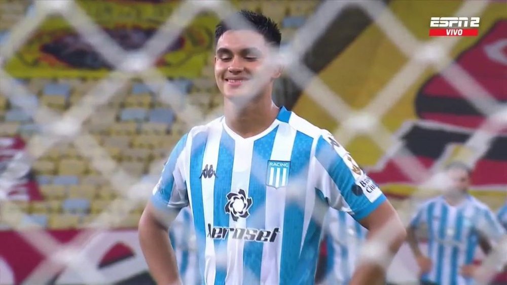 La risa de un chico de 18 años antes de chutar un penalti a Diego Alves. Captura/ESPN
