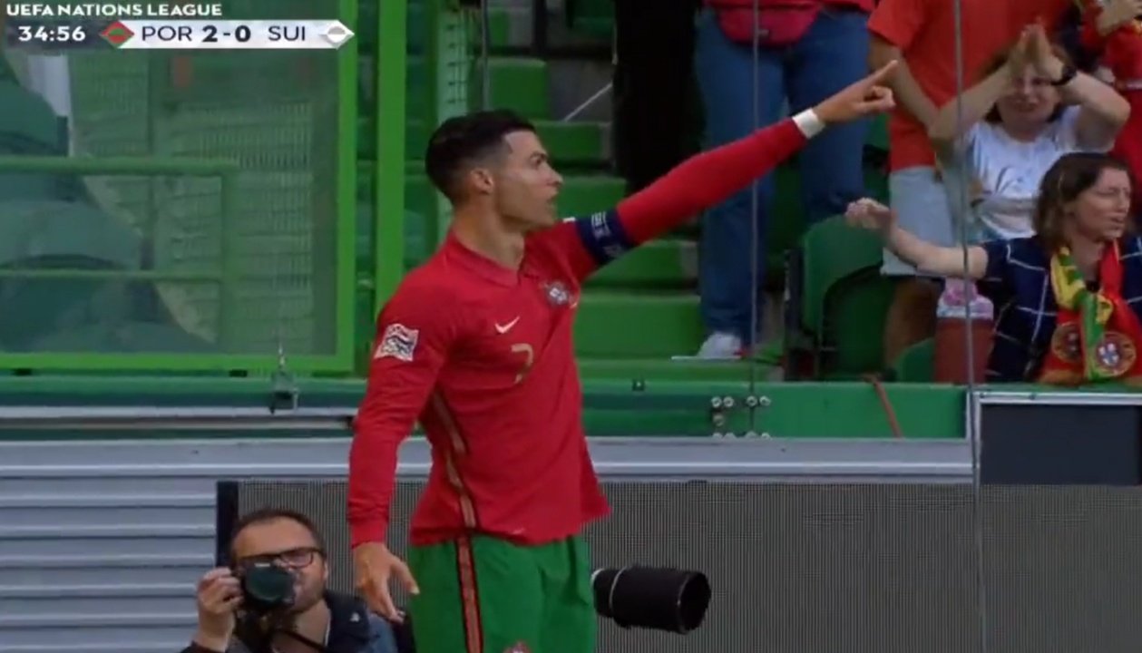 CR7 ended a run of 5 consecutive games without scoring for Portugal. Screesnhot/SporTV