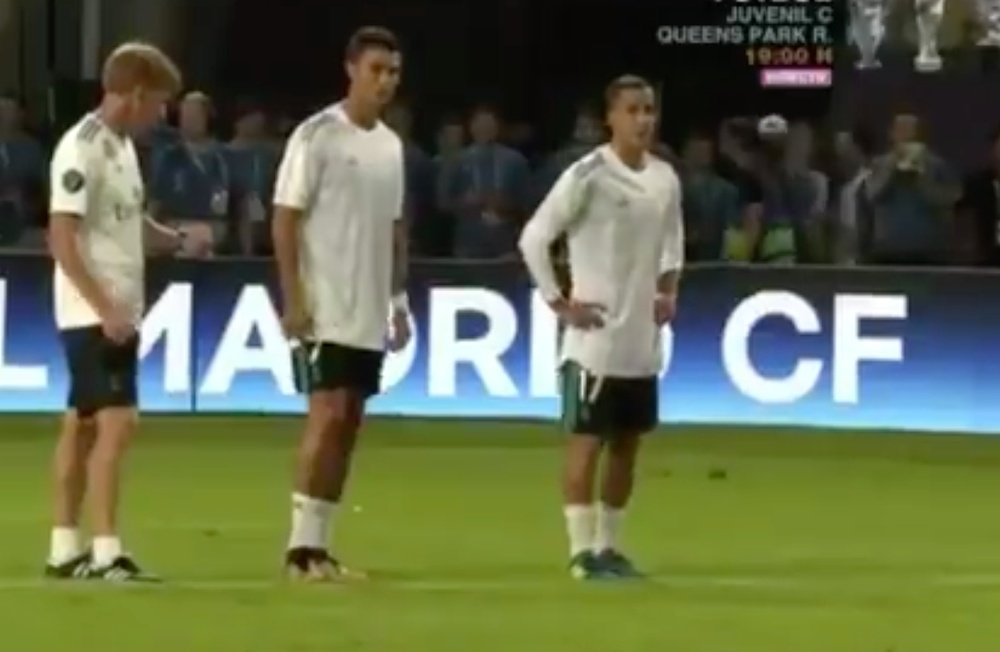Los dos jugadores del Real Madrid realizaron diversos ejercicios físicos. RealMadridTV