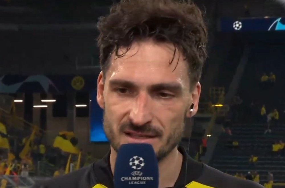 Mats Hummels warned his teammates of a difficult second leg in Paris. Screenshot/DAZN