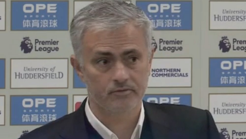 José Mourinho se mostró muy crítico tras la derrota ante el Huddersfield. Twitter