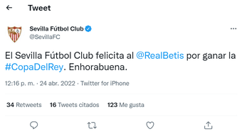 Sevilla congratulated their eternal rivars after winning the Copa del Rey. Twitter/SevillaFC.