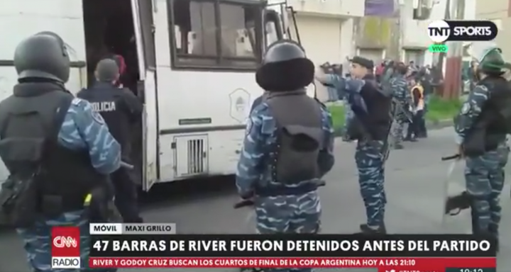 Confusão: Policia prende 51 torcedores do River