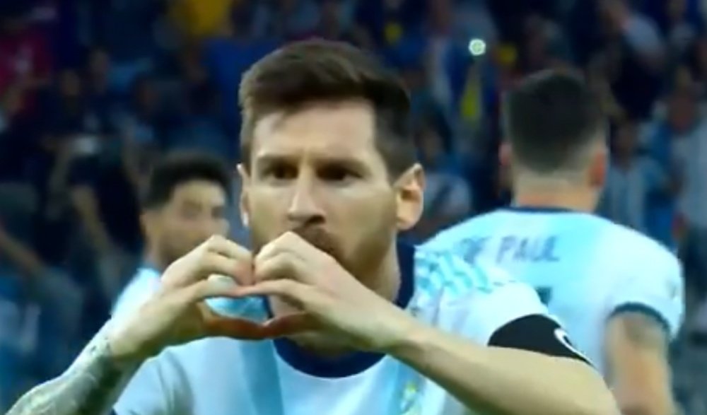 Bonita celebración de Messi. Captura/DAZN