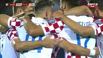 La Selección Croata se llevó la victoria por la mínima de Armenia gracias a un solitario gol de Andrej Kramaric (0-1). Los balcánicos tomaron la primera posición con 10 minutos, los mismos que Turquía.