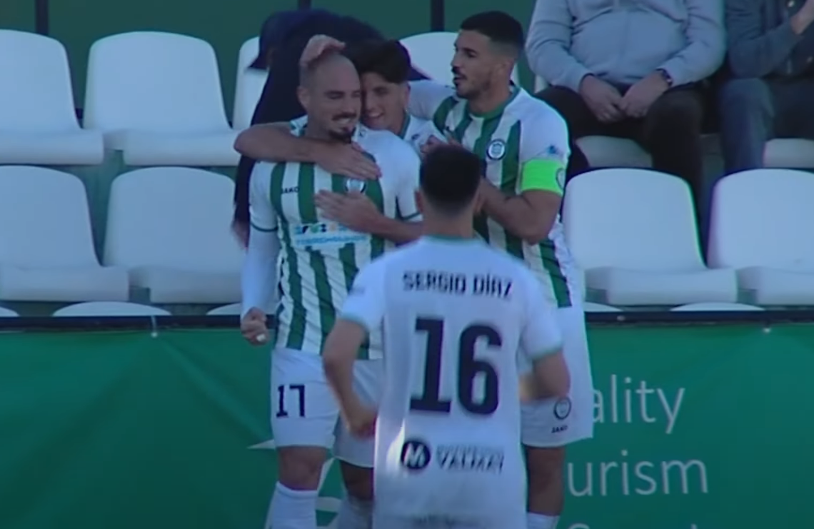 El Juventud Torremolinos afronta un partido vital frente al Águilas que le terminaría por asentar en la zona del 'play off' de ascenso a Primera Federación. El conjunto malagueño, recién ascendido de Tercera Federación, también podría quedarse a un solo punto del liderato de La Unión Atlético. El equipo verdiblanco tiene mucho a su favor, ya que es uno de los ocho equipos que todavía no han perdido en 2025 (teniendo en cuenta las cuatro principales categorías del fútbol español).