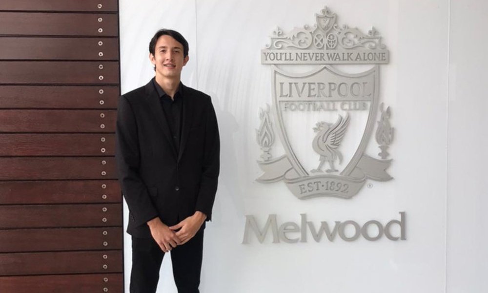 El Liverpool fichó a un portero de 17 años. Twitter/LFC