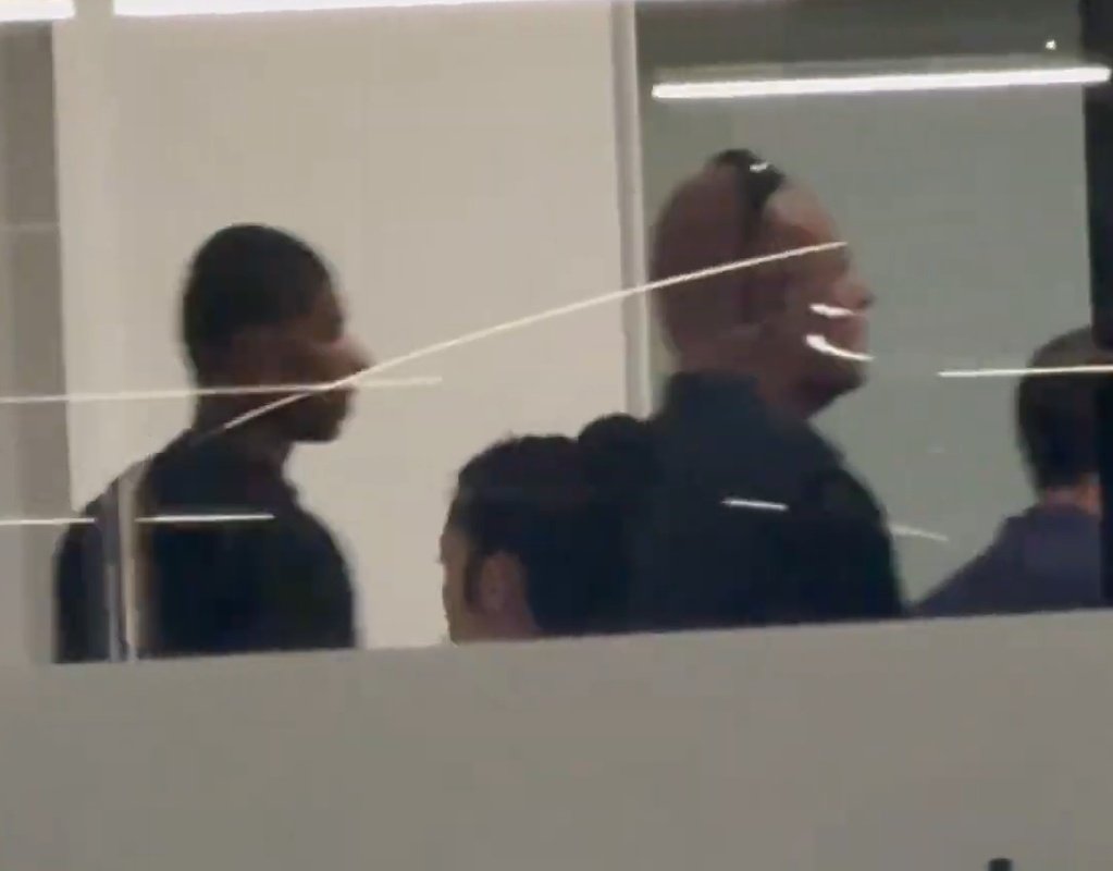 Rashford aterrizó en Barcelona para ultimar su cesión. Captura/Jijantes
