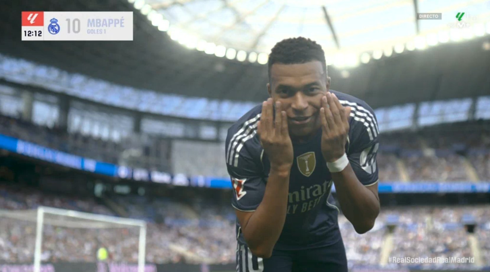 Mbappé sfrutta il regalo per portare in vantaggio il Real Madrid. Captura/Movistar