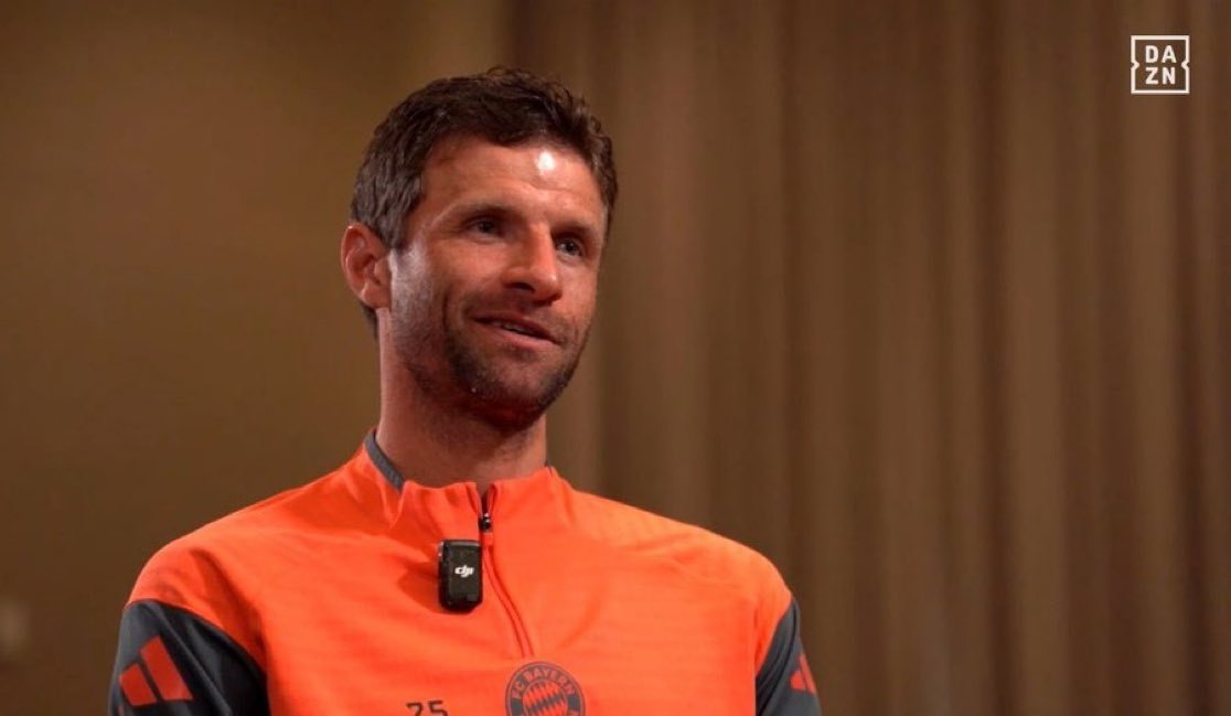 Müller, sobre si jugaría con Messi si se da la posibilidad. Captura/DAZN