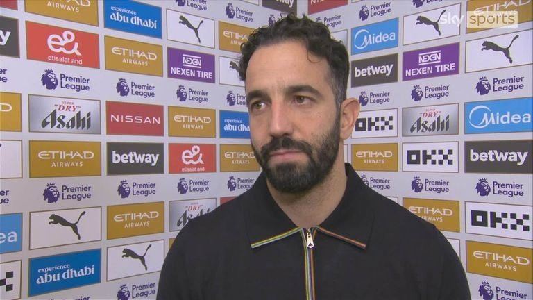Rúben Amorim, treinador do Manchester United, fez duras críticas ao seu time após a derrota por 3 a 1 para o Brighton, em Old Trafford: "Estamos sendo, talvez, o pior time da história do clube", afirmou o técnico português em entrevista coletiva.