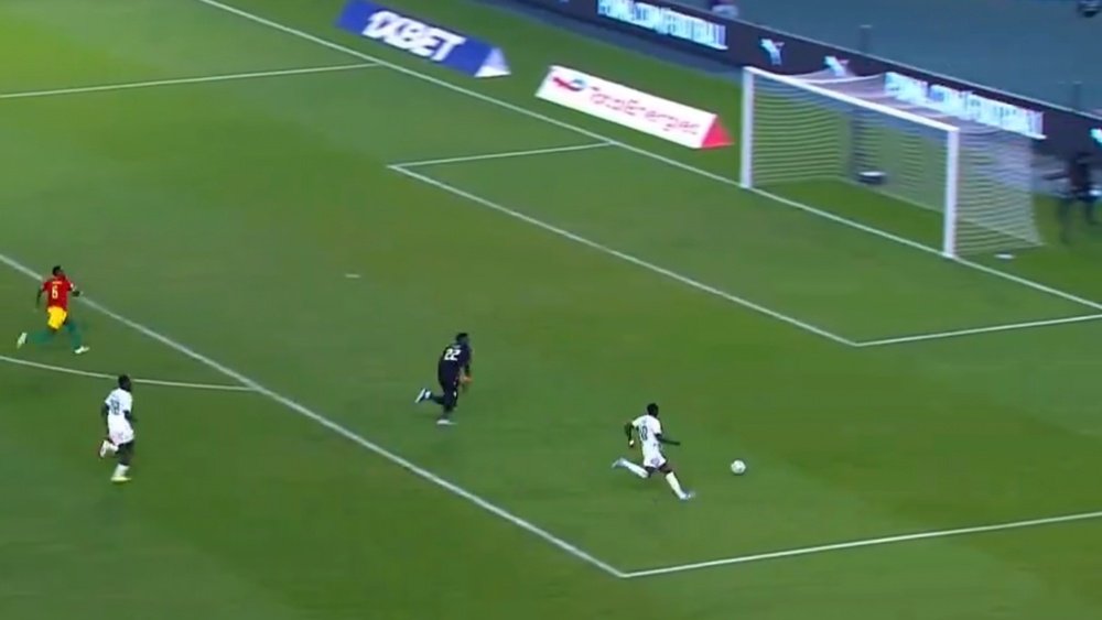 Mané se fue del portero y falló a puerta vacía. Captura/beINSports