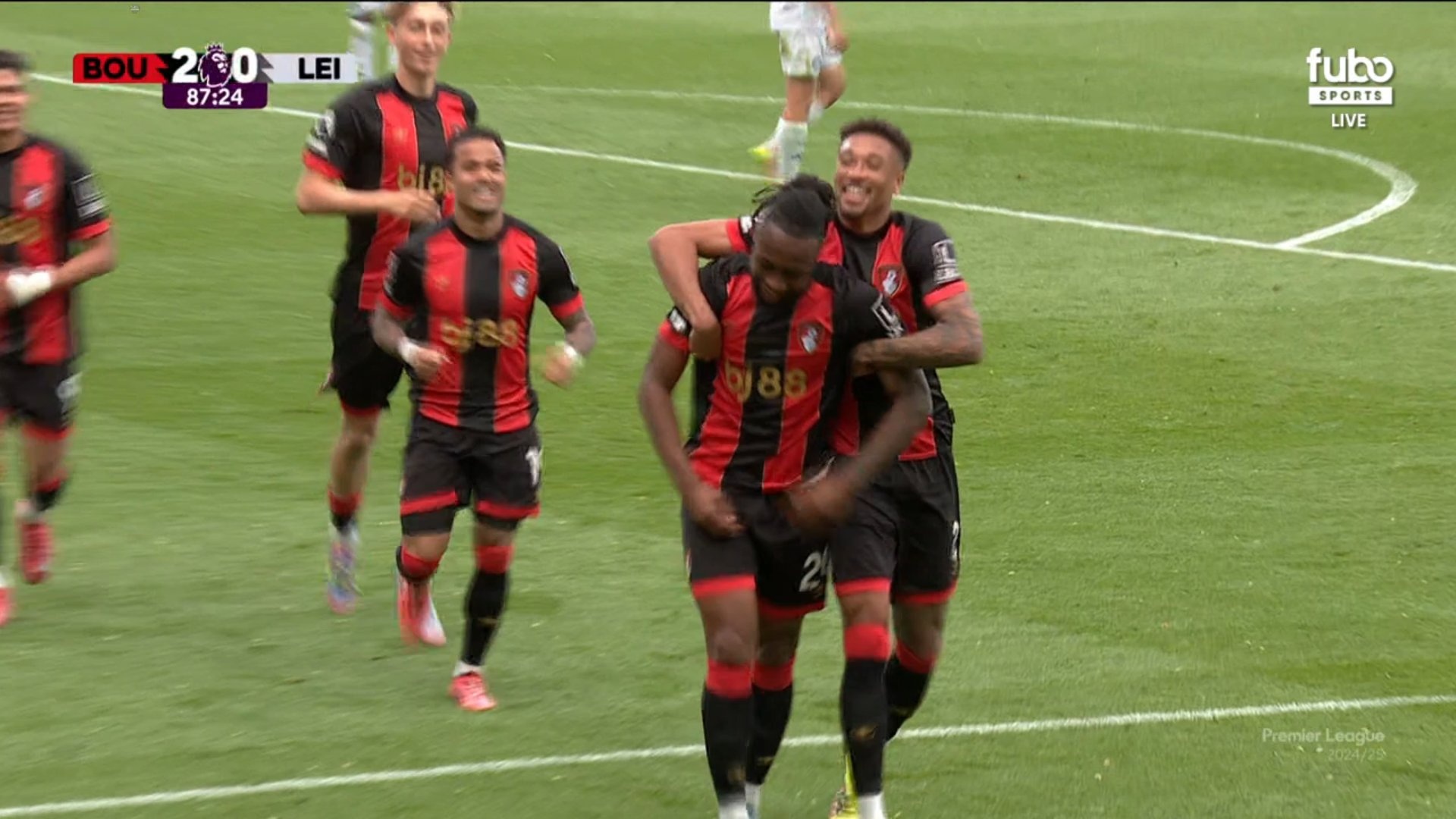 Huijsen echa el telón con una asistencia en la victoria del Bournemouth