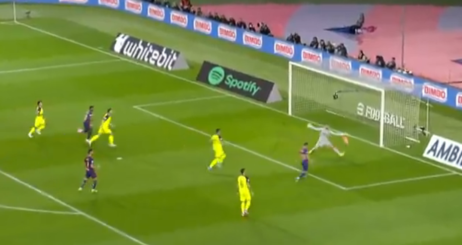Leo Román le negó el gol al Barça y al Mallorca le anularon uno en el 45'