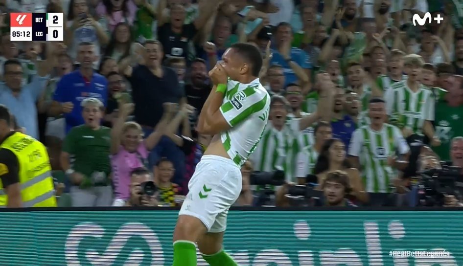 Primer gol de Vitor Roque con el Betis. Captura/MovistarFutbol