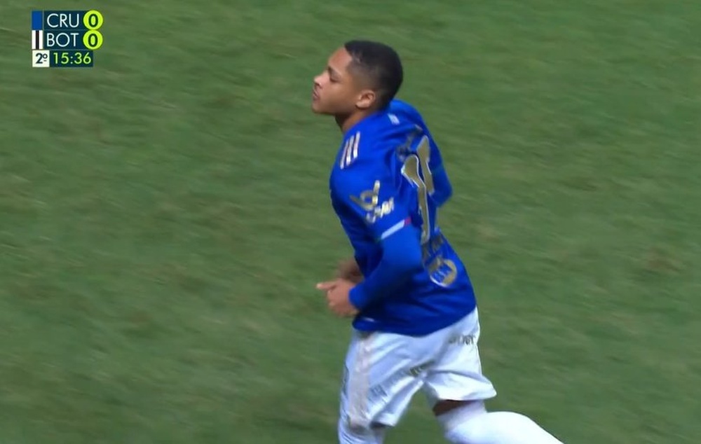 Vitor Roque debutó con 16 años y duró 18 minutos en el campo. Captura/Ge