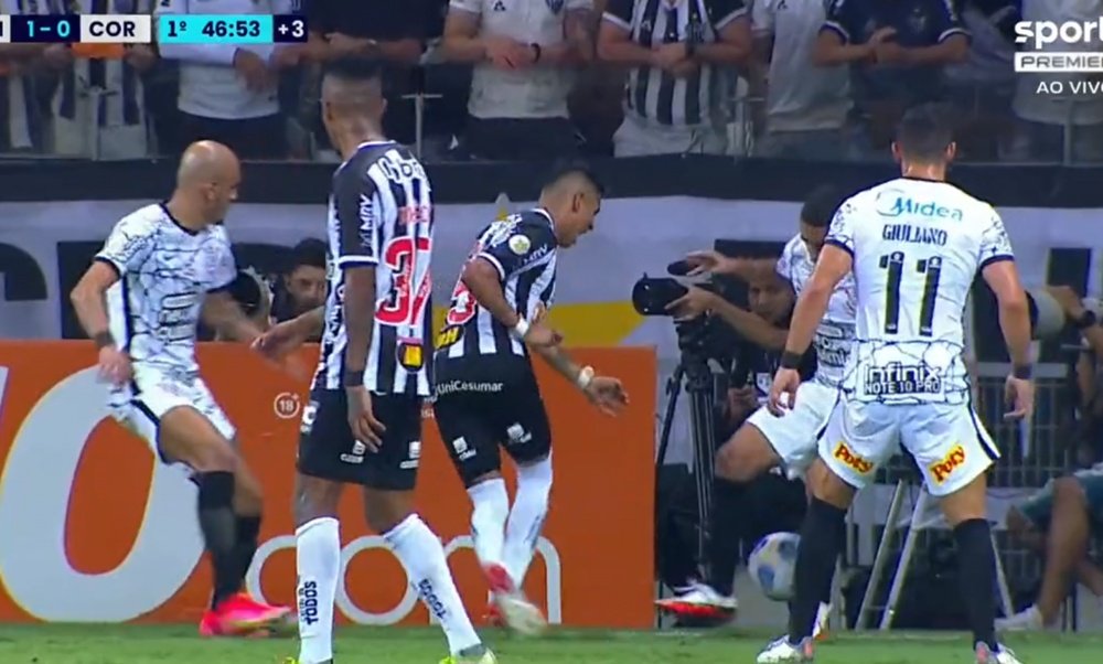 Zaracho firmó una locura en una baldosa. Captura/SporTV