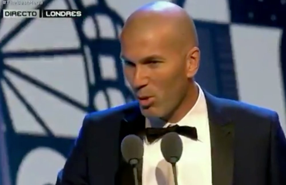 Zidane tuvo un gran detalle con sus jugadores y su familia. Twitter/ElChiringuito