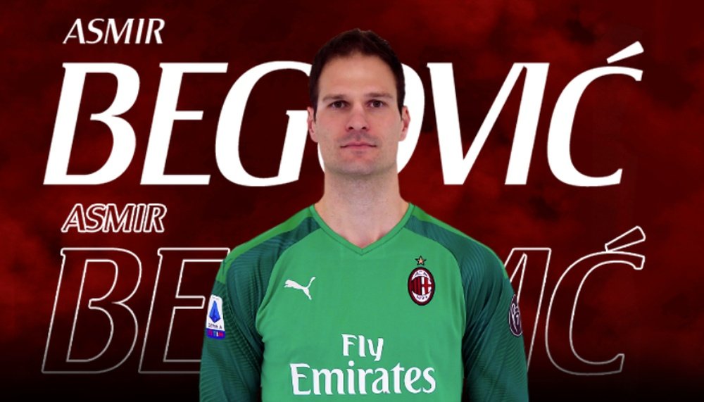 Officiel : Begovic remplace Reina à Milan. ACMilan