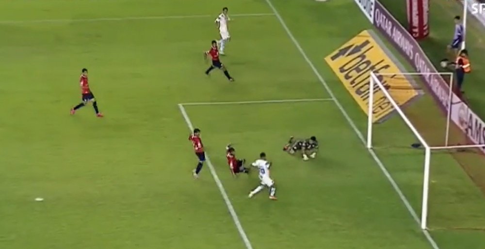 Romarinho falló un gol increíble. Captura/DirecTVSports