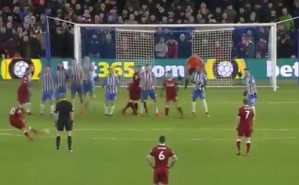 Coutinho anotó un gran gol ante el Brighton de libre directo. Captura/SkySports