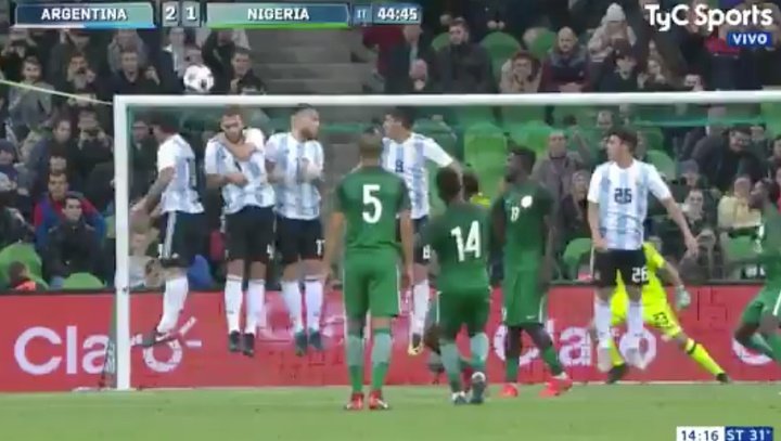 Iheanacho reduziu para a Nigéria através de um golaço